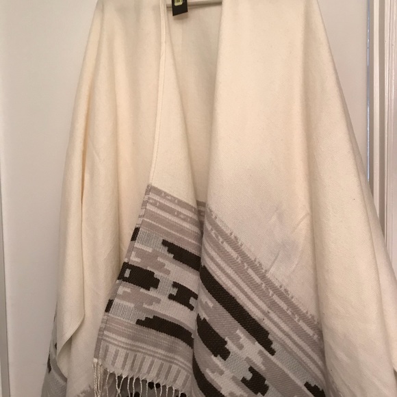 Vince Camuto Sweaters - Women’s Shaw / poncho